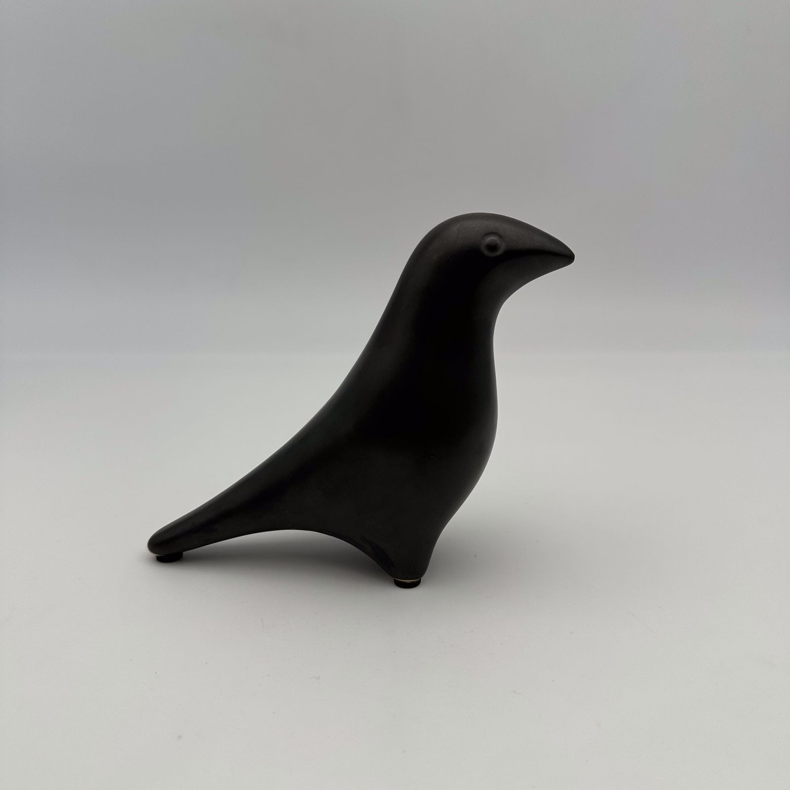 Minimalist "Bird" Sculpture In Black Ceramic, Georges Jouve Style, 1950s 1960s. photo vintage
