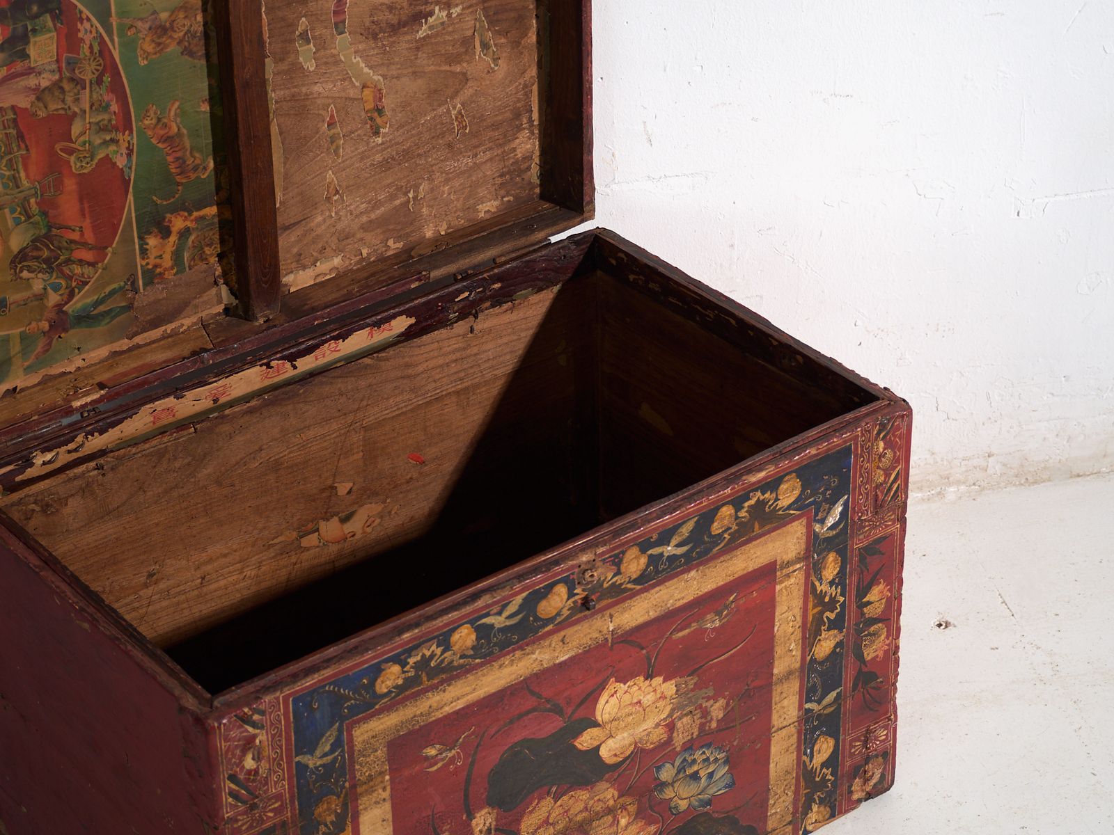 Antique Vermilion Red Painted Trunk In Pine Wood – China, Circa 1900 photo vinterior