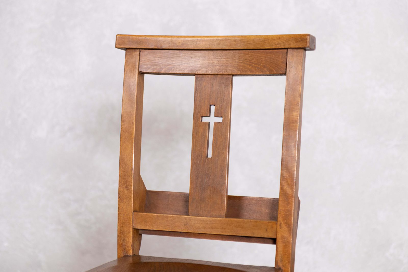 1920's Vintage Wooden Chapel Chairs photo vinterior