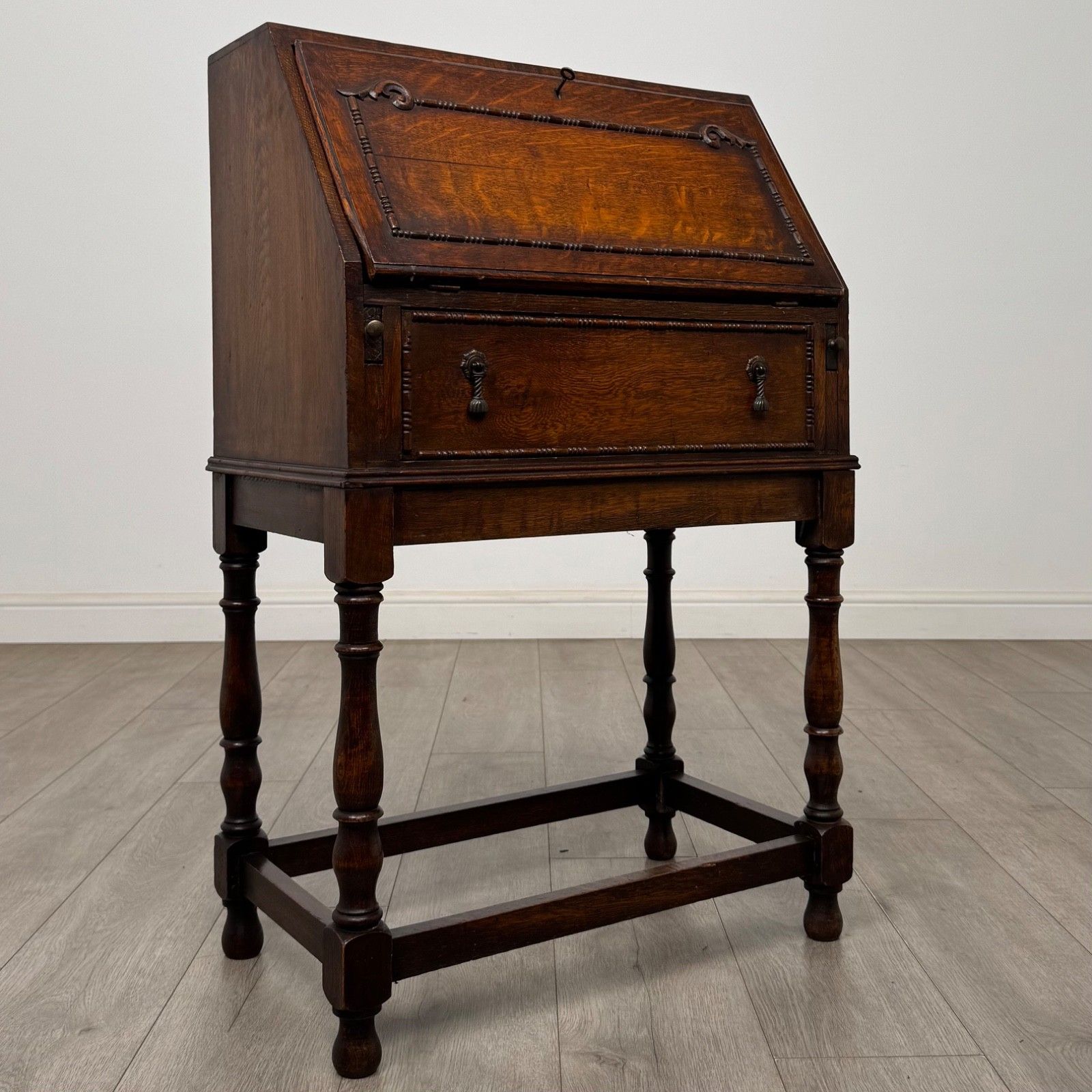 photo furniture Antique 20th Century Jacobean Style Bureau In Oak ( Af 5849 )