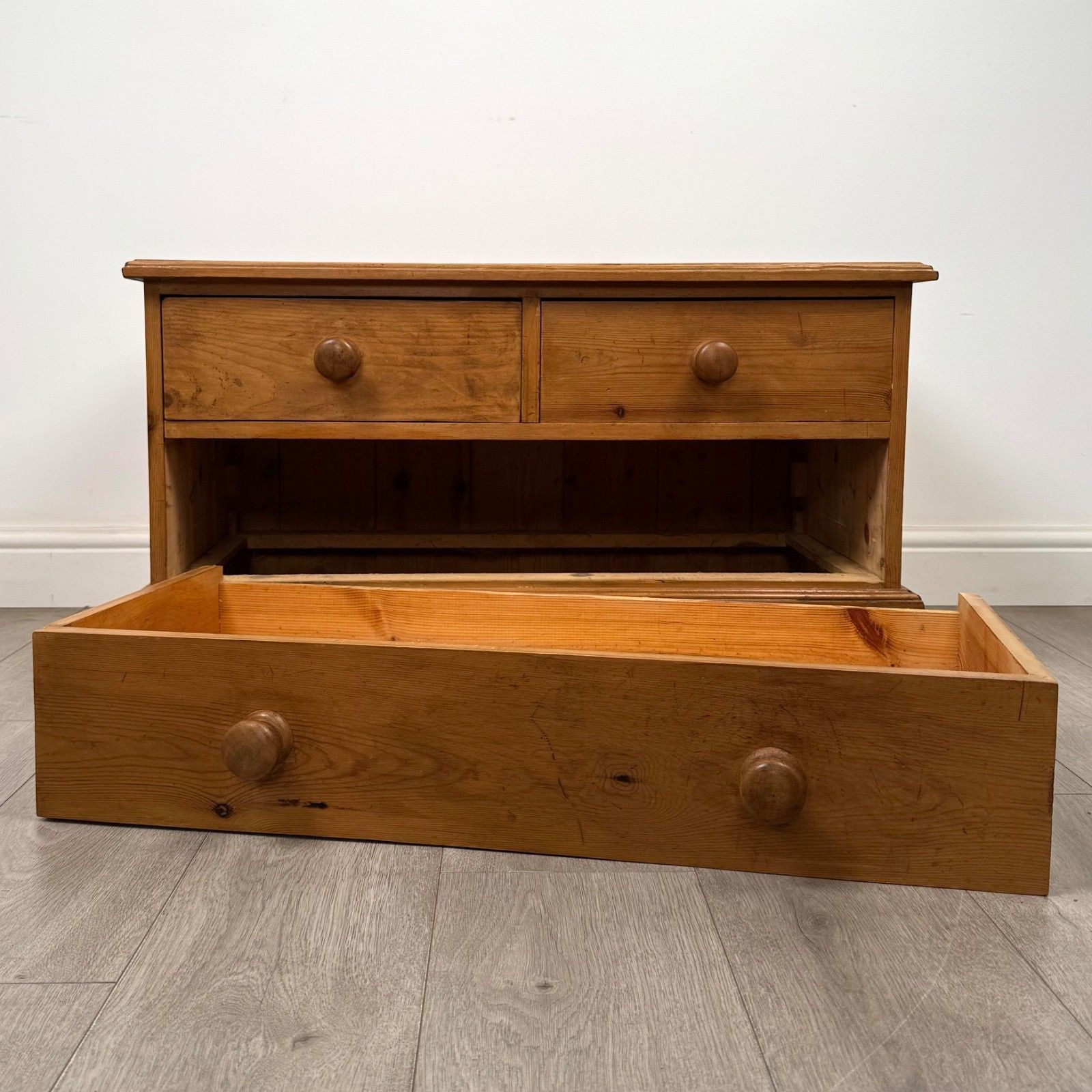 photo for sale Vintage 20th Century Low Chest Of Drawers In Pine ( Af 5839 )