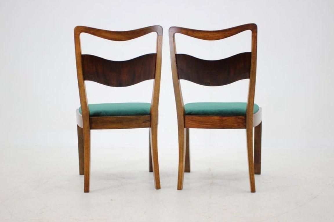 Ensemble de 4 chaises de salle à manger Art déco en noyer et velours vert, Tchécoslovaquie, années 1930 photo for sale