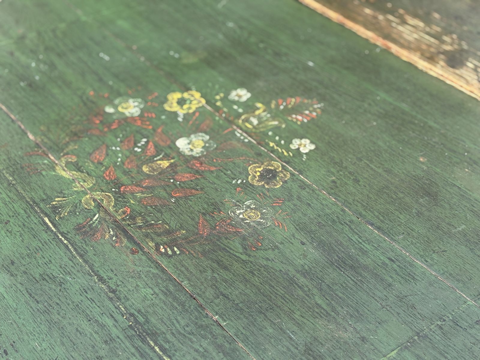 Early 19th Century Swedish Green Painted Top Drop Leaf Dining Table photo vinterior