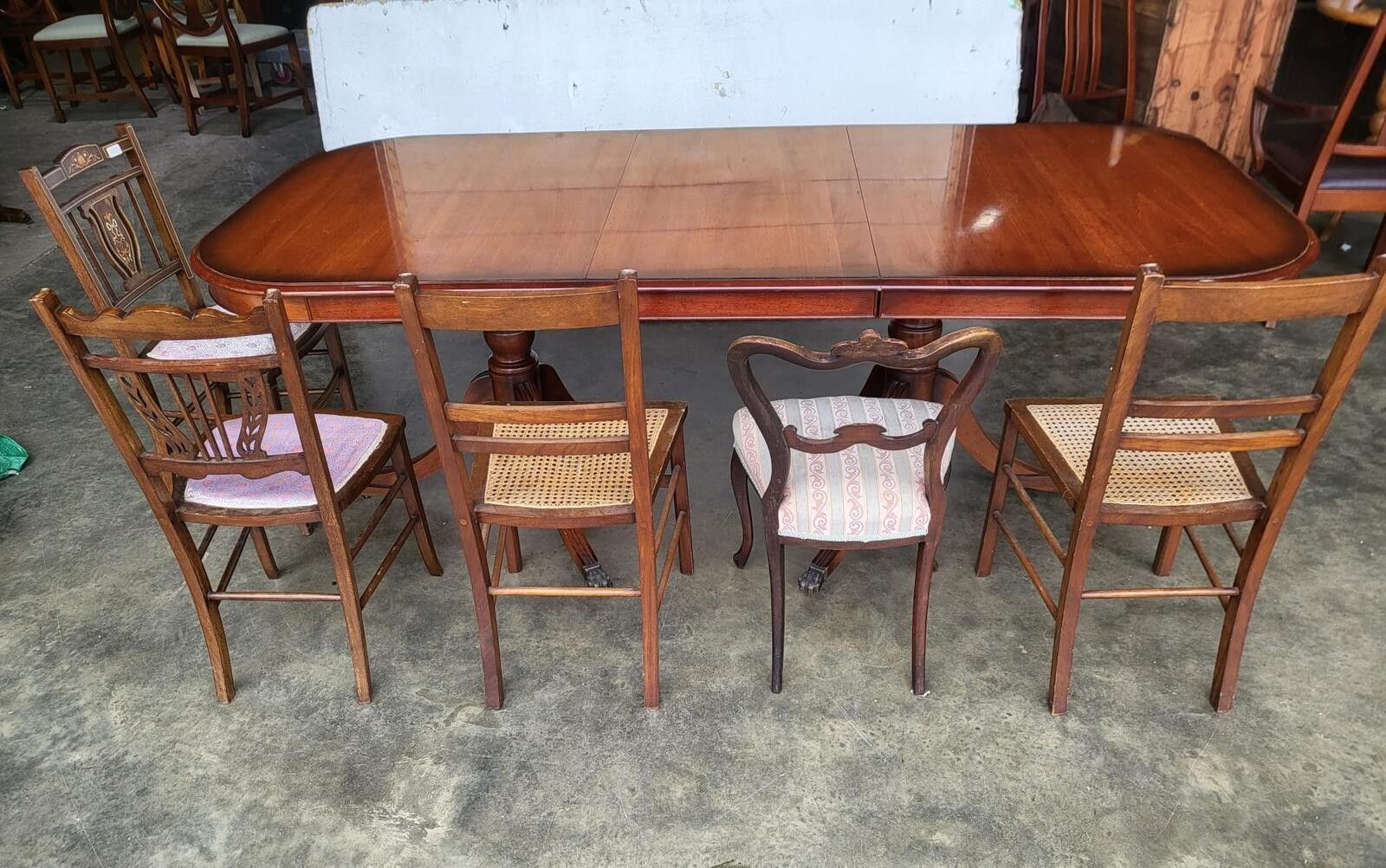 photo furniture Antique Repro Mahogany Twin Pedestal Extending Dining Table Seat To 10