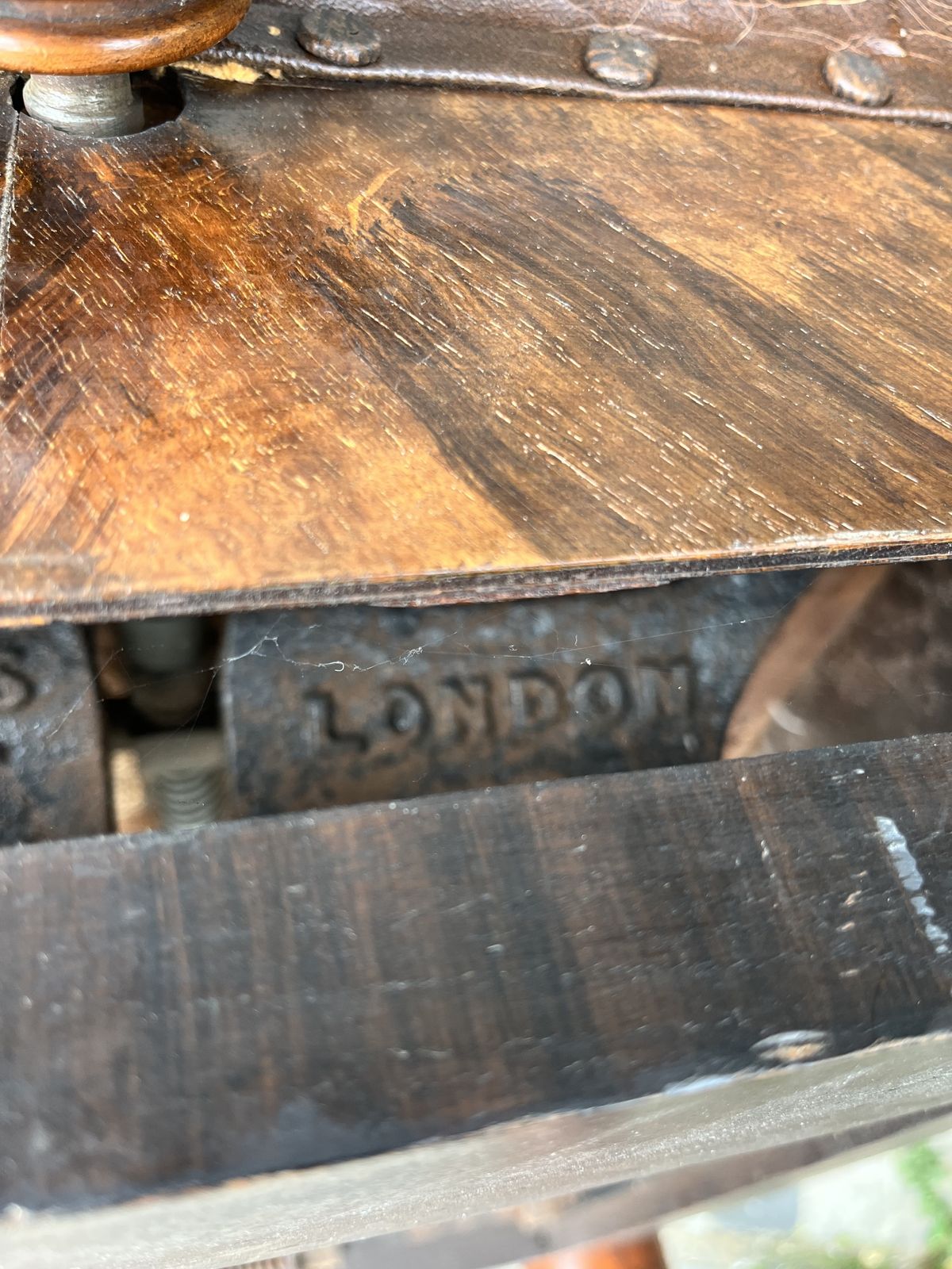 photo vintage H Brooks And Co Victorian Walnut Adjustable Piano Stool