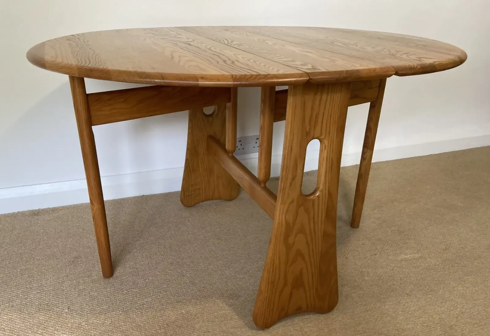 Mid Century Blonde Ercol 1156 Windsor Gate Leg Drop Leaf Kitchen/Dining Table photo furniture