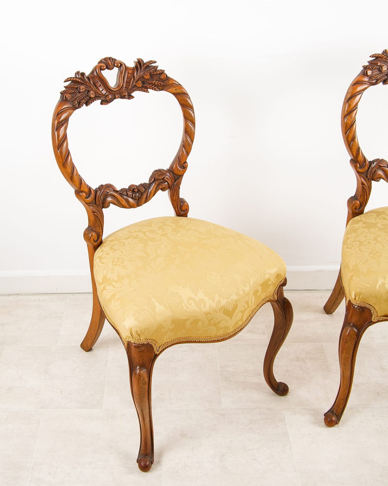 Set Of Six Victorian Carved Walnut Balloon Back Dining Chairs photo vinterior