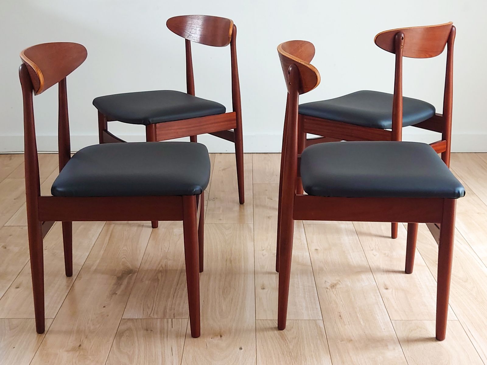 Mid Century Retro Jentique Dining Chairs photo vinterior