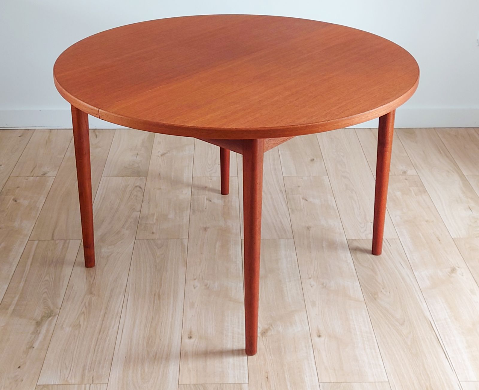 Mid Century Round Teak Dining Table By Nils Jonsson For Hugo Troeds, Sweden photo 545.0