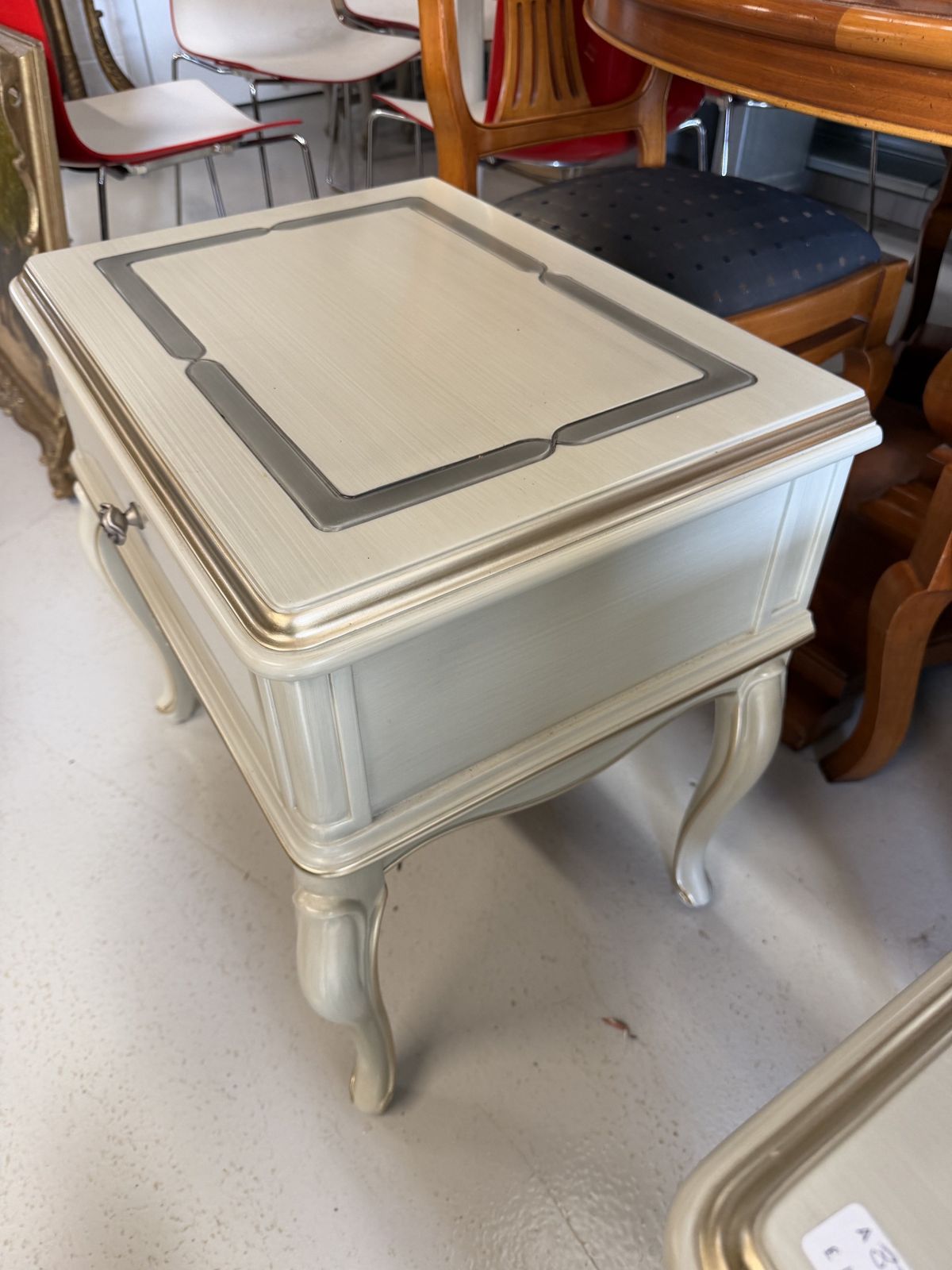 Furniture Pr Of French Style Painted Bedsides photo