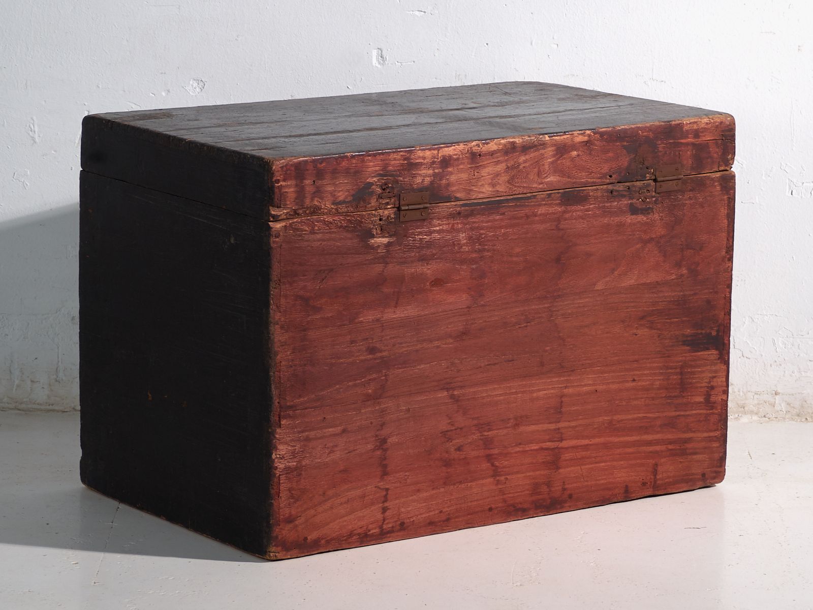 Antique Painted Trunk In Pine Wood – China, Circa 1900 photo vinterior