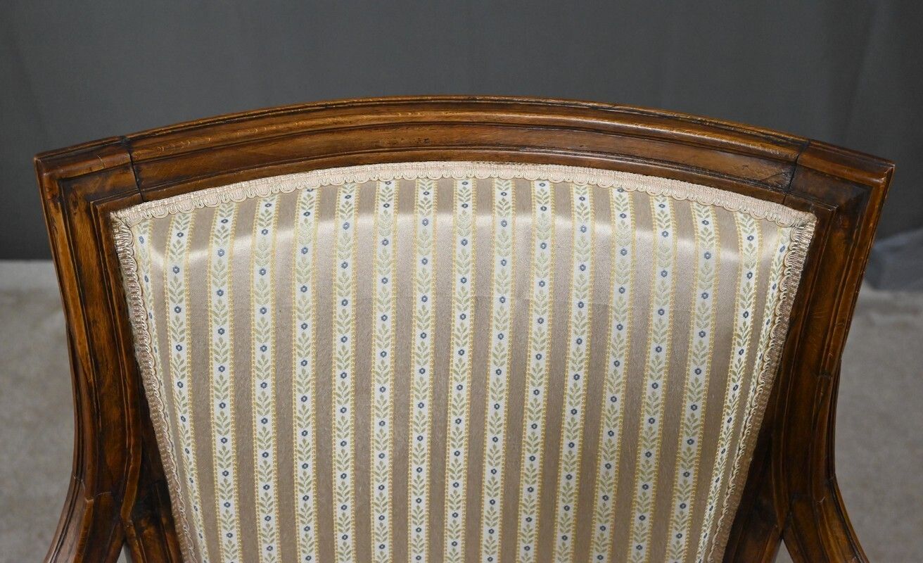 1283.0 Cabriolet Armchair In Beechwood, Louis XVI Period – Second Half Of The 18th Century photo