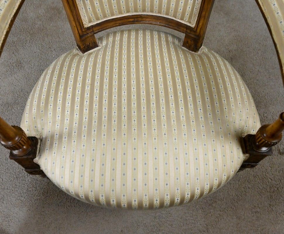 photo vintage Cabriolet Armchair In Beechwood, Louis XVI Period – Second Half Of The 18th Century