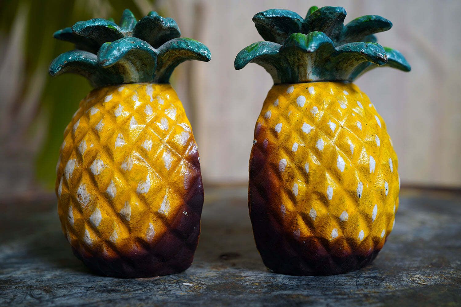 A Pair Of Mid 20thc Novelty Cold Painted Cast Metal Bookends In The Form Of A Pineapple C.1960 70 photo vintage