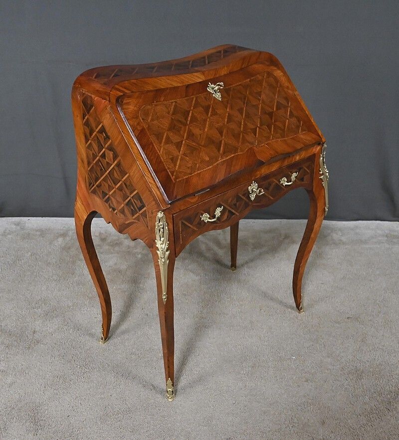 Small Marquetry Lady's Desk, Louis XV Style – First Half Of The 20th Century photo for sale