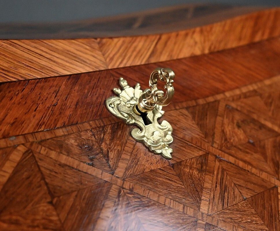 Small Marquetry Lady's Desk, Louis XV Style – First Half Of The 20th Century photo vintage