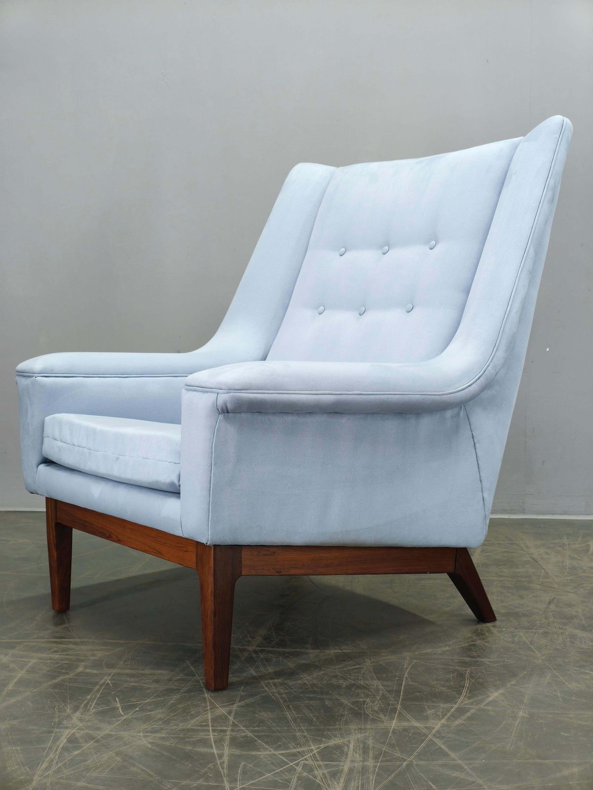 photo furniture Deense highback loungestoel uit de jaren 1960 van Slagelse Møbelvaerk