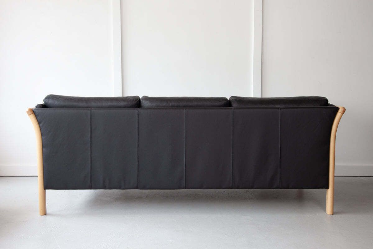 Black Leather Three Seater Sofa photo Furniture