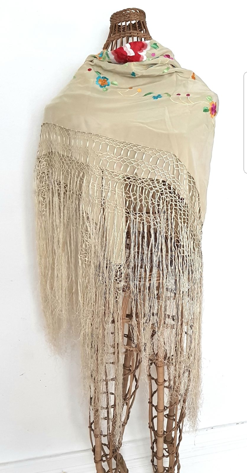 Antique Silk Embroidered Piano Shawl, Manton De Manila. photo 395.0