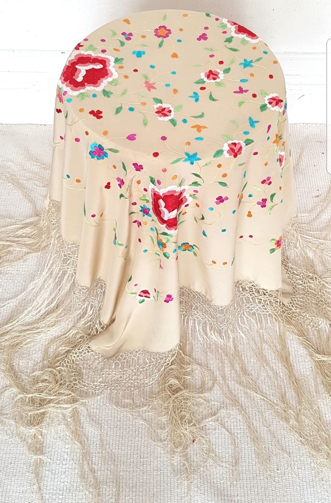 395.0 Antique Silk Embroidered Piano Shawl, Manton De Manila. photo