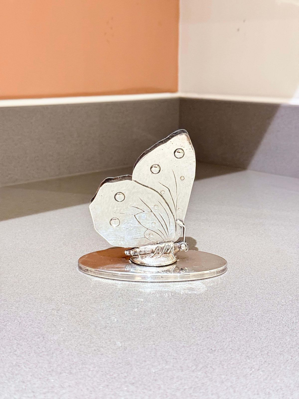 photo furniture Porte-serviettes papillon d'époque avec porte-couteaux assortis, lot de 6 couteaux