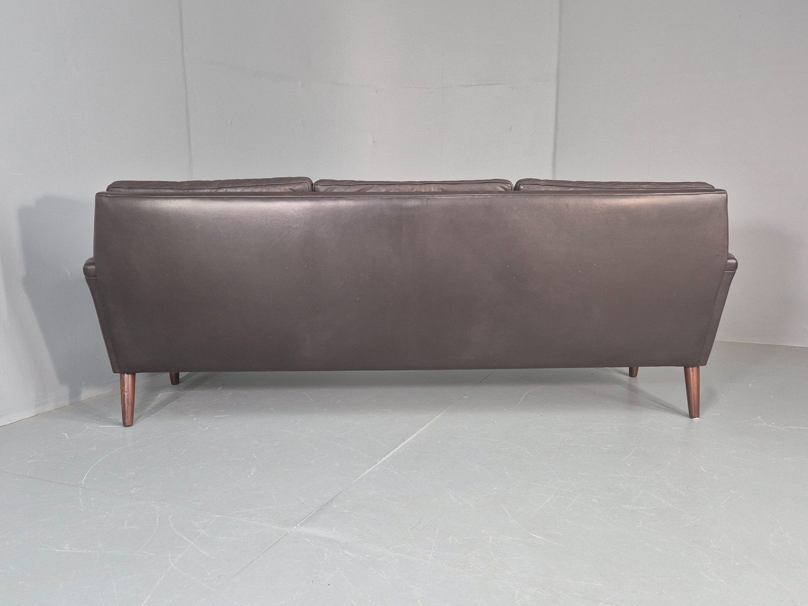 photo vinterior Vintage Mid Century 3 Seater Danish Brown Leather Sofa Retro 1960s Eb12261