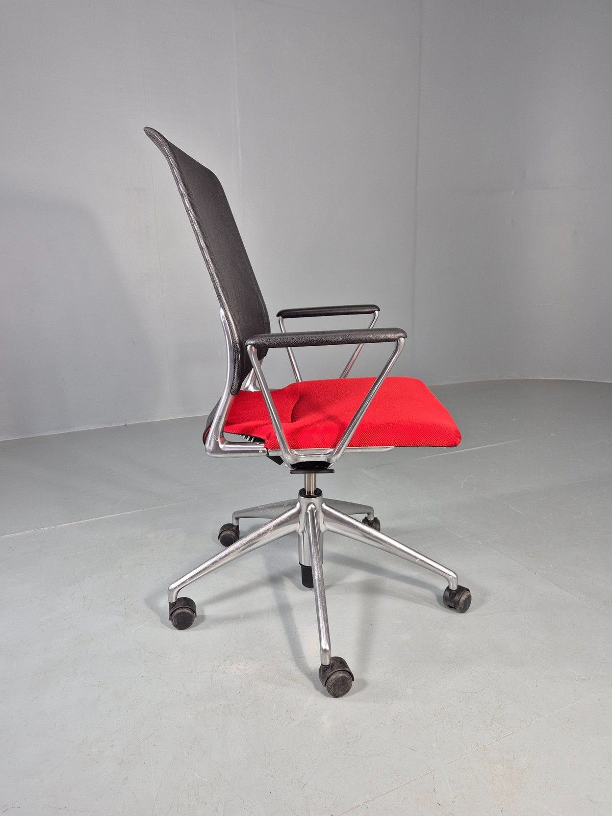 Vintage Vitra Media Office Chair Red And Black Eb12256 photo for sale