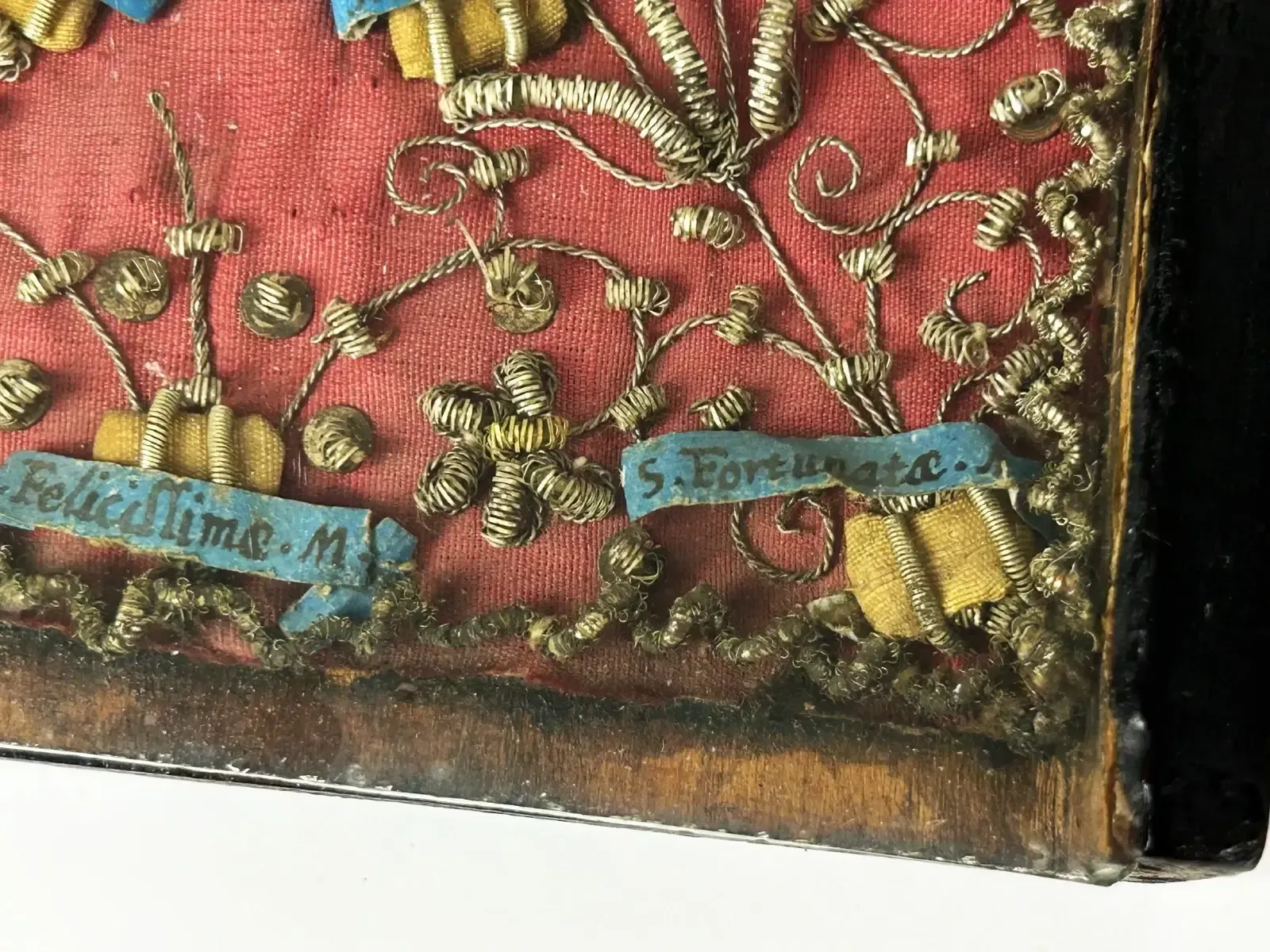 photo vinterior Early 1700s Multi Relic Catholic Reliquary | Named Saints & Martyrs | Ecclesiastical Devotional Art