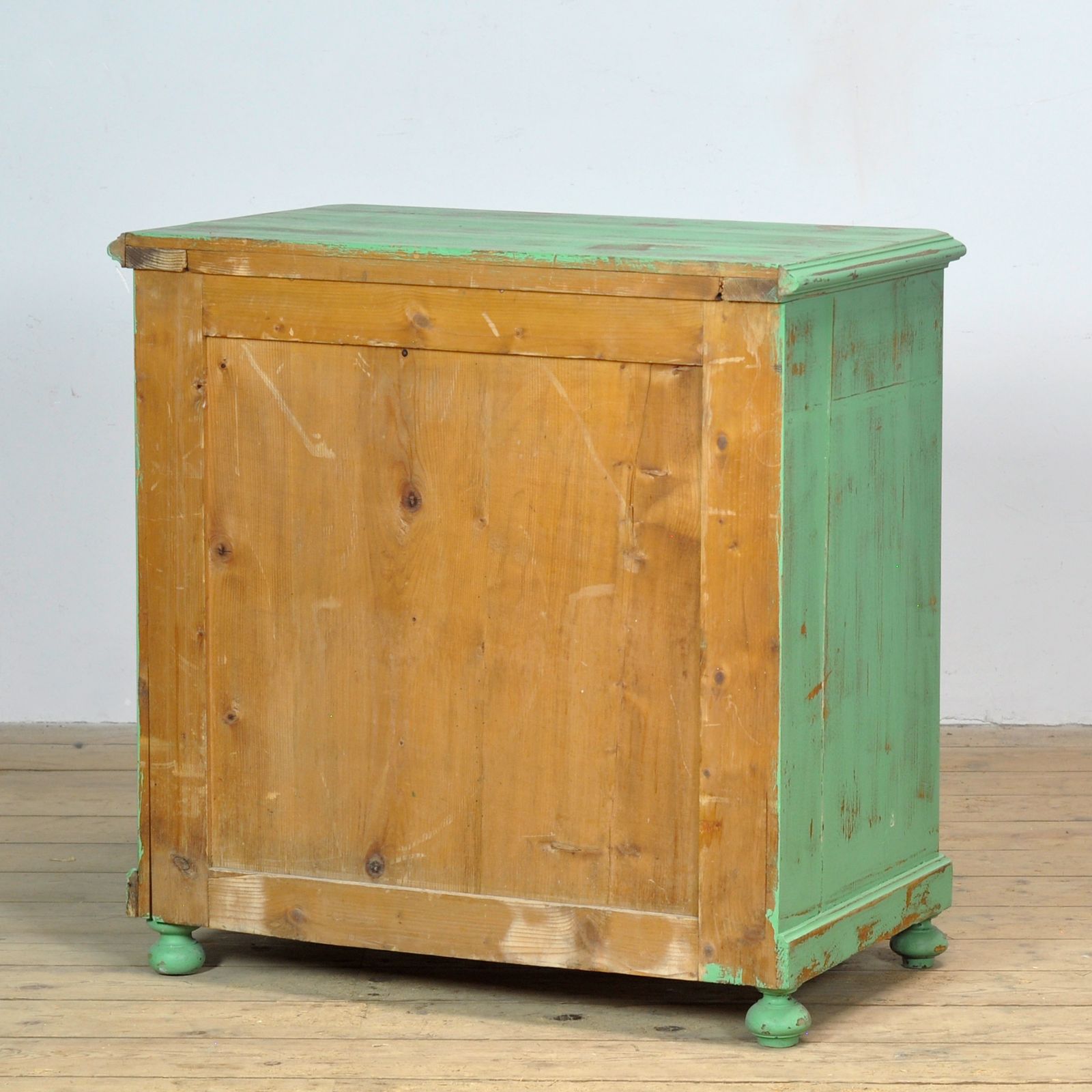 695.0 Pine Chest Of Drawers, Circa 1910 photo