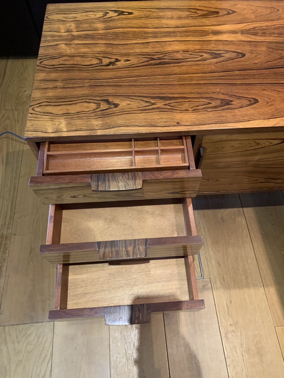Gorgeous Mid Century Rosewood And Leather Desk Vgc photo 2500.0