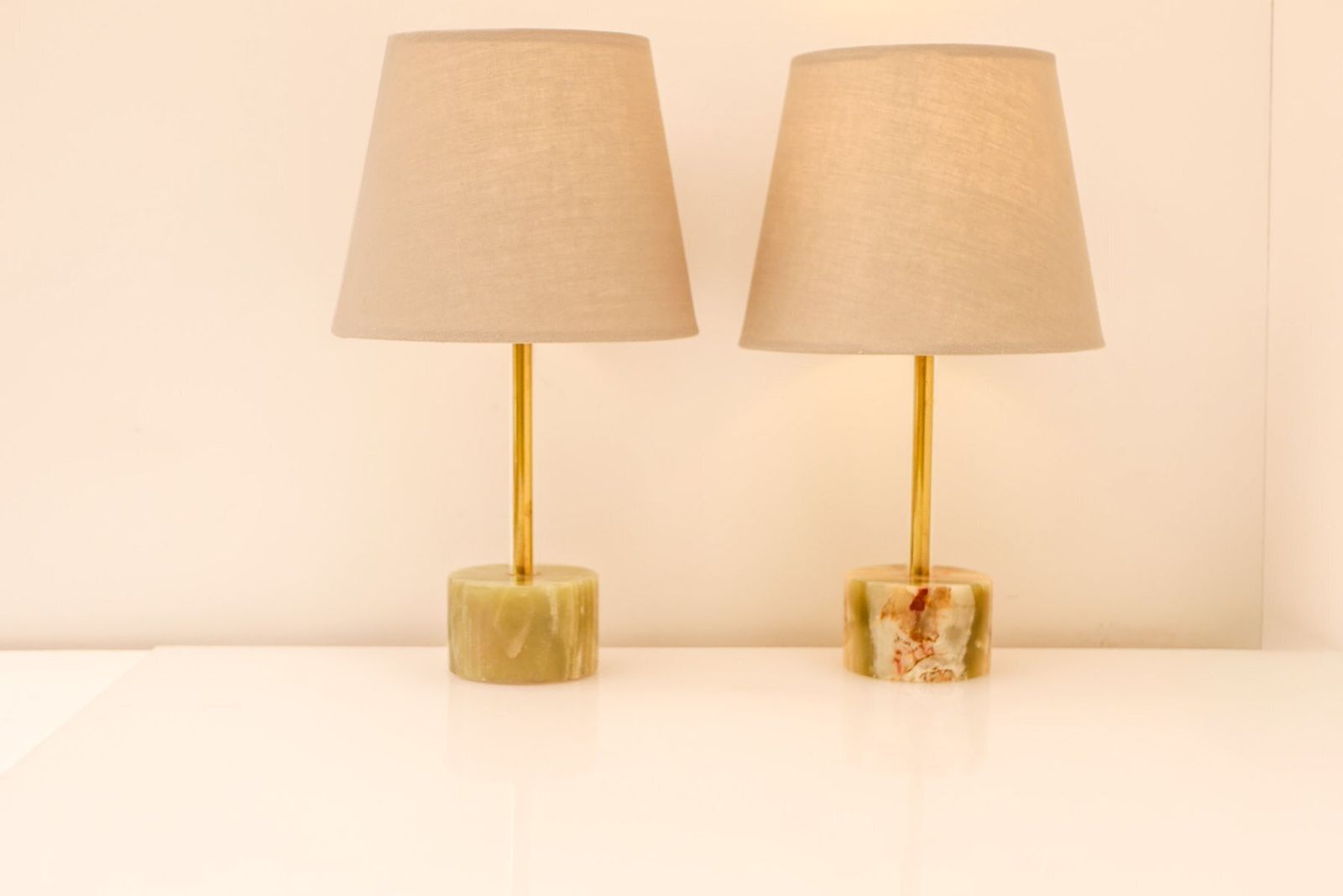 Mid-Century Modern Italiaanse tafellampen van onyx en messing, set van 2