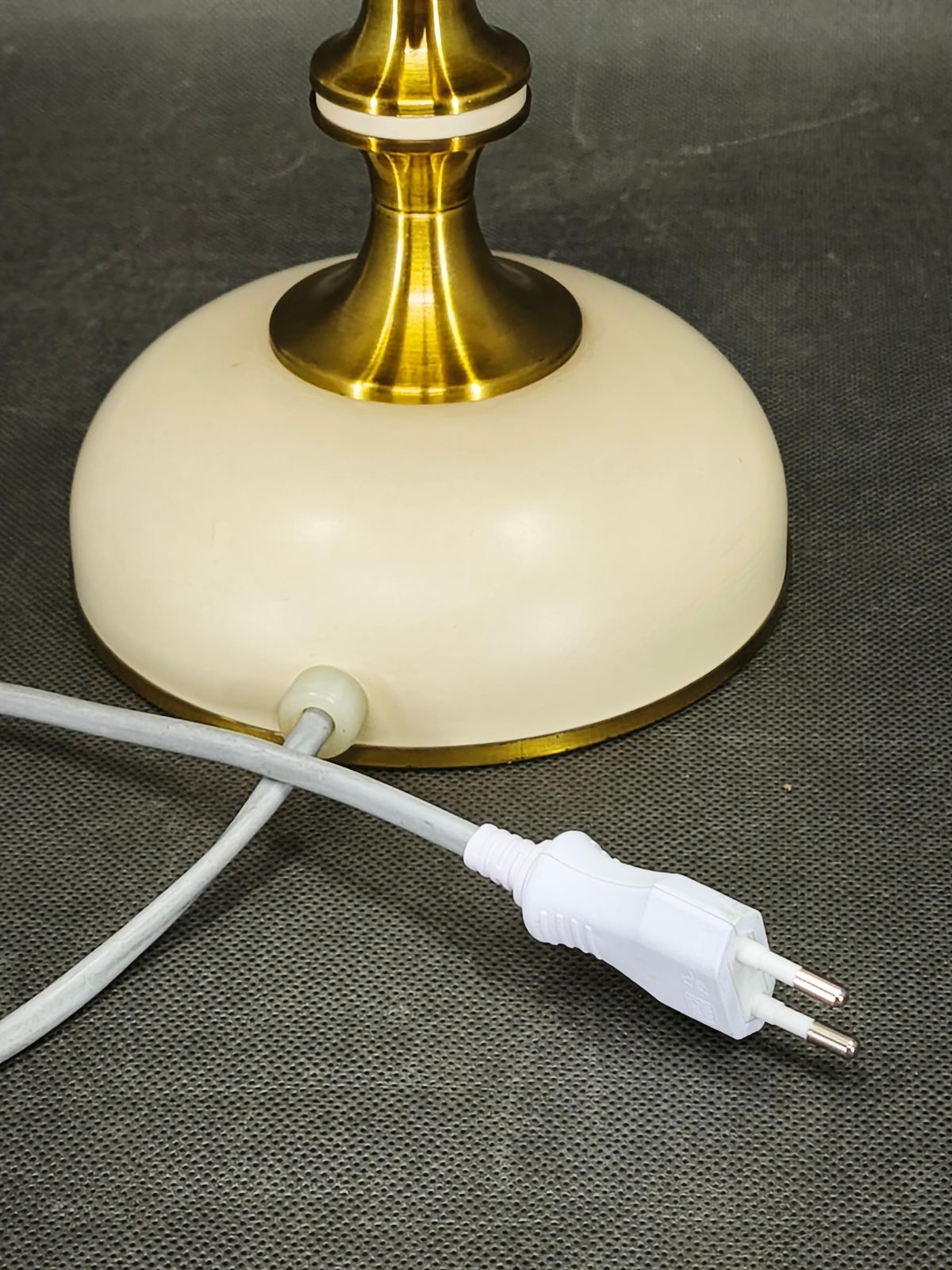 Napako Opaline Glass Table Lamp, Tsjecho-Slowakije, jaren 1970 photo Verlichting