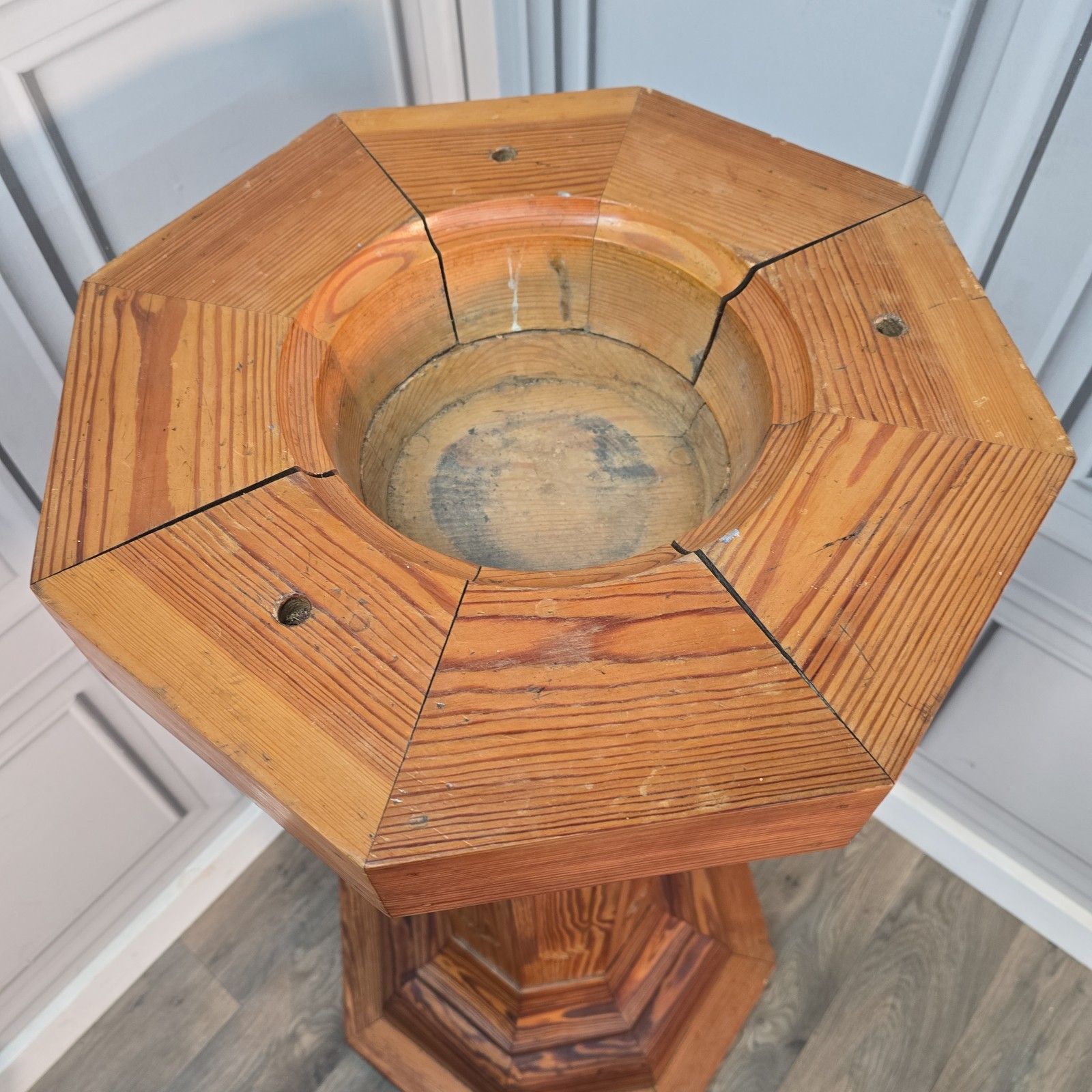 photo vinterior Vintage Wooden Church Font Gothic Revival Plant Stand Bust Display Column Table