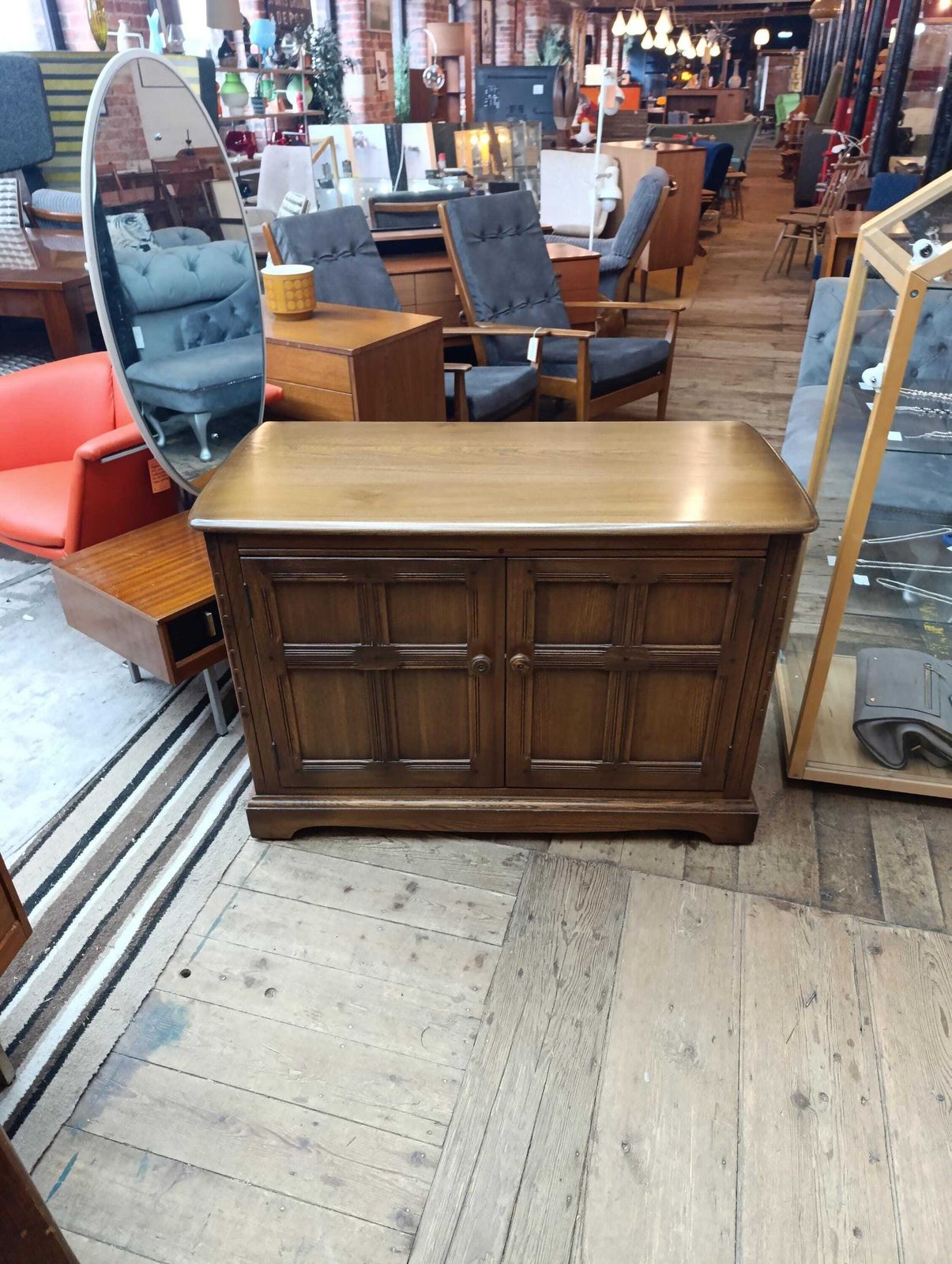 Mid Century Ercol Winchester Sideboard |Media Unit | Model 961 Golden Dawn | 1960s photo furniture