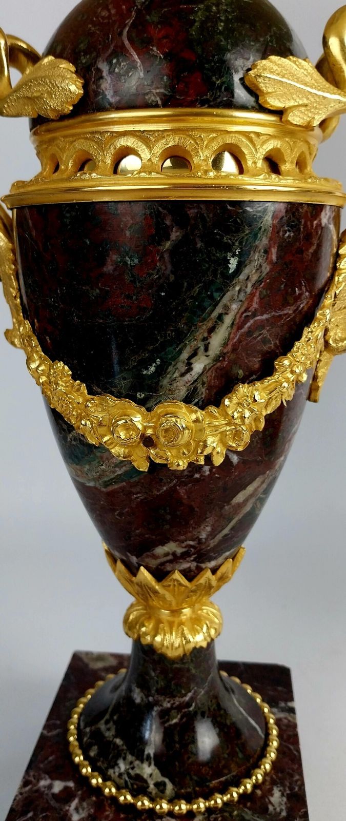 A Pair Of Late 19th Century Elegant French Marble Table Lamps With Gilt Bronze Mounts photo vinterior