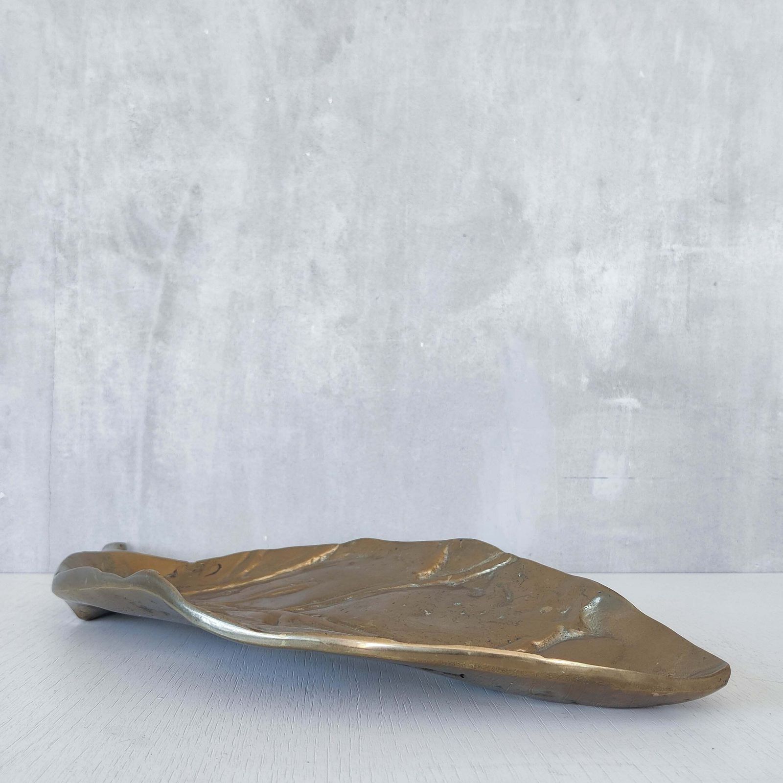 500.0 A David Marshall 1980s Brutalist Sand Cast Brass Large Sculptural Leaf Centrepiece photo