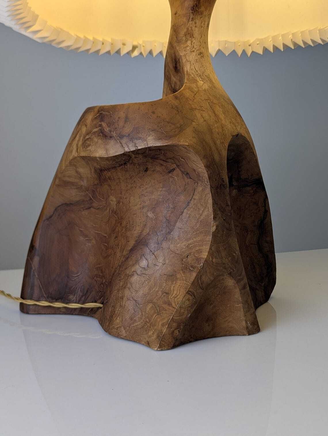 Lampe de table sculpturale en bois d'olivier massif, années 1970 photo furniture