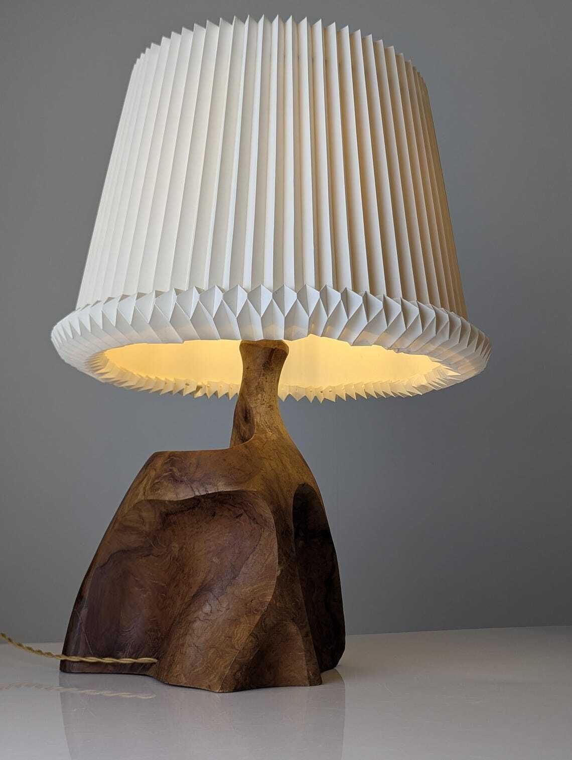 photo vinterior Lampe de table sculpturale en bois d'olivier massif, années 1970