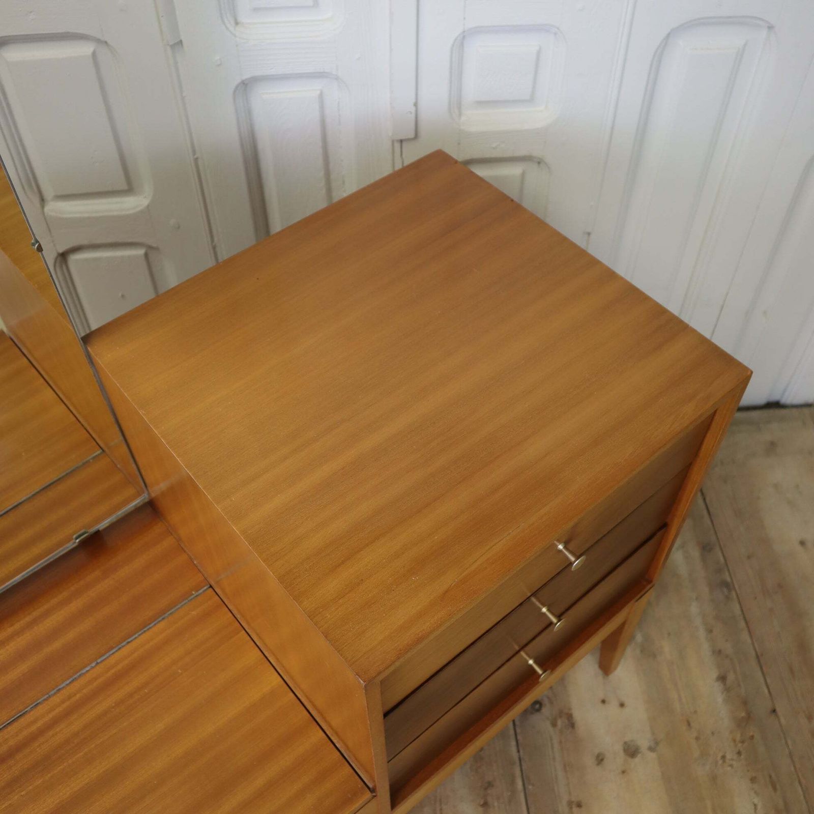 Mid Century Uniflex M Range Vanity Unit photo vintage
