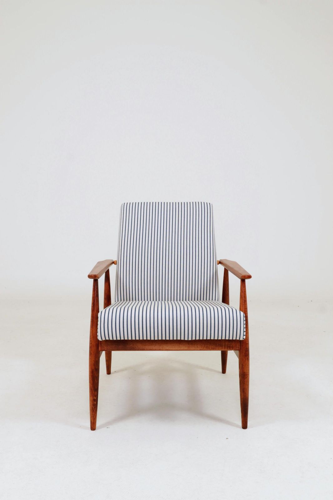 Fauteuil met voetenbank, vintage gestreepte stof, mid-century modern design, 1960 photo 541.0