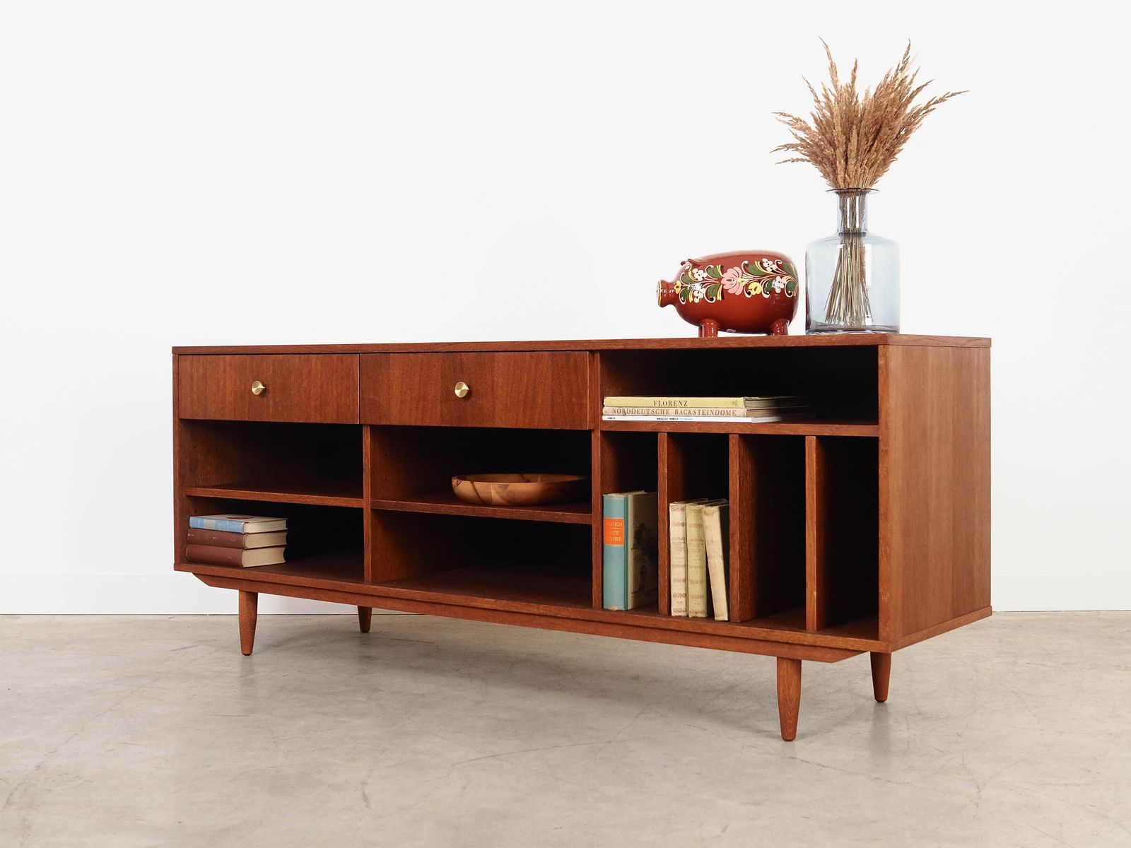 Eiken Dressoir, Scandinavisch Design photo vinterior