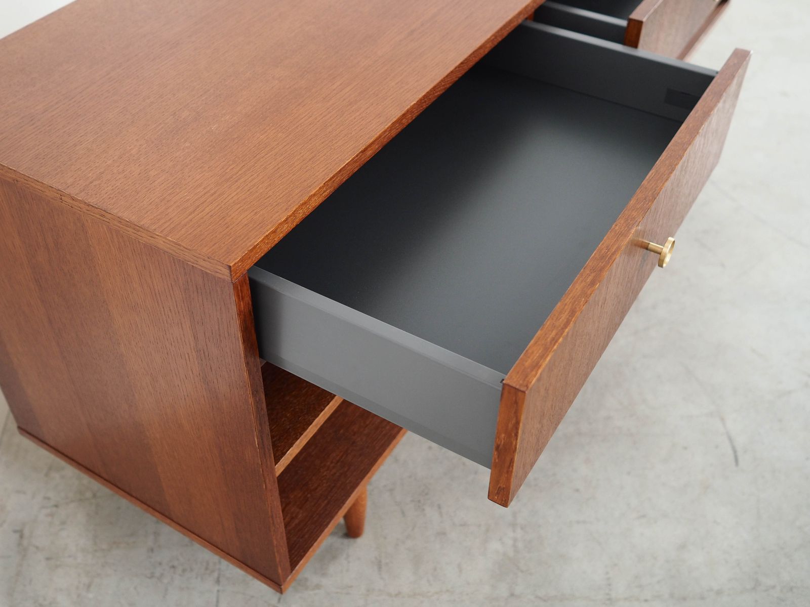 photo for sale Eiken Dressoir, Scandinavisch Design