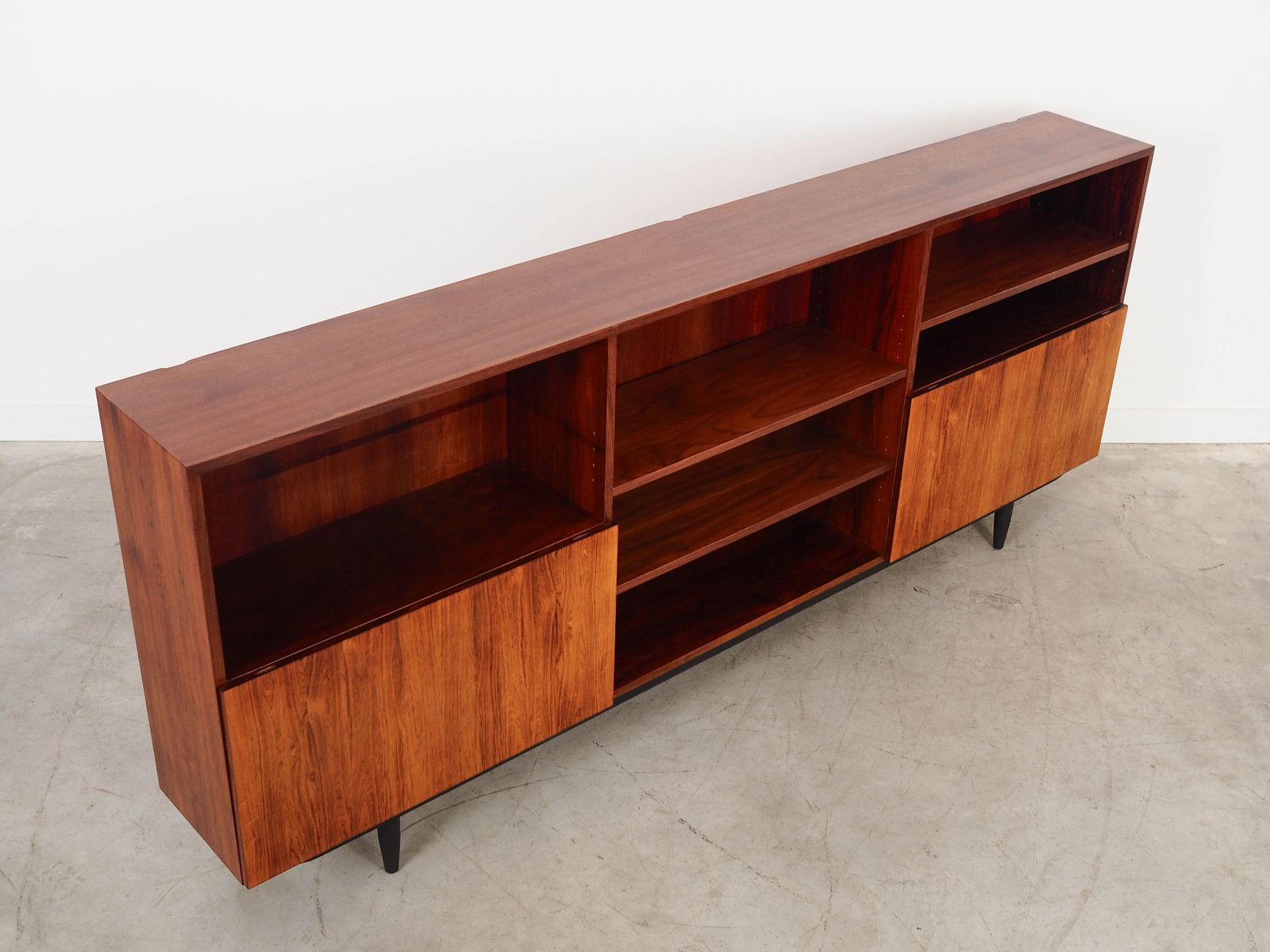 Bibliothèque vintage, design danois, années 1970, par Ib Kofod Larsen photo vinterior