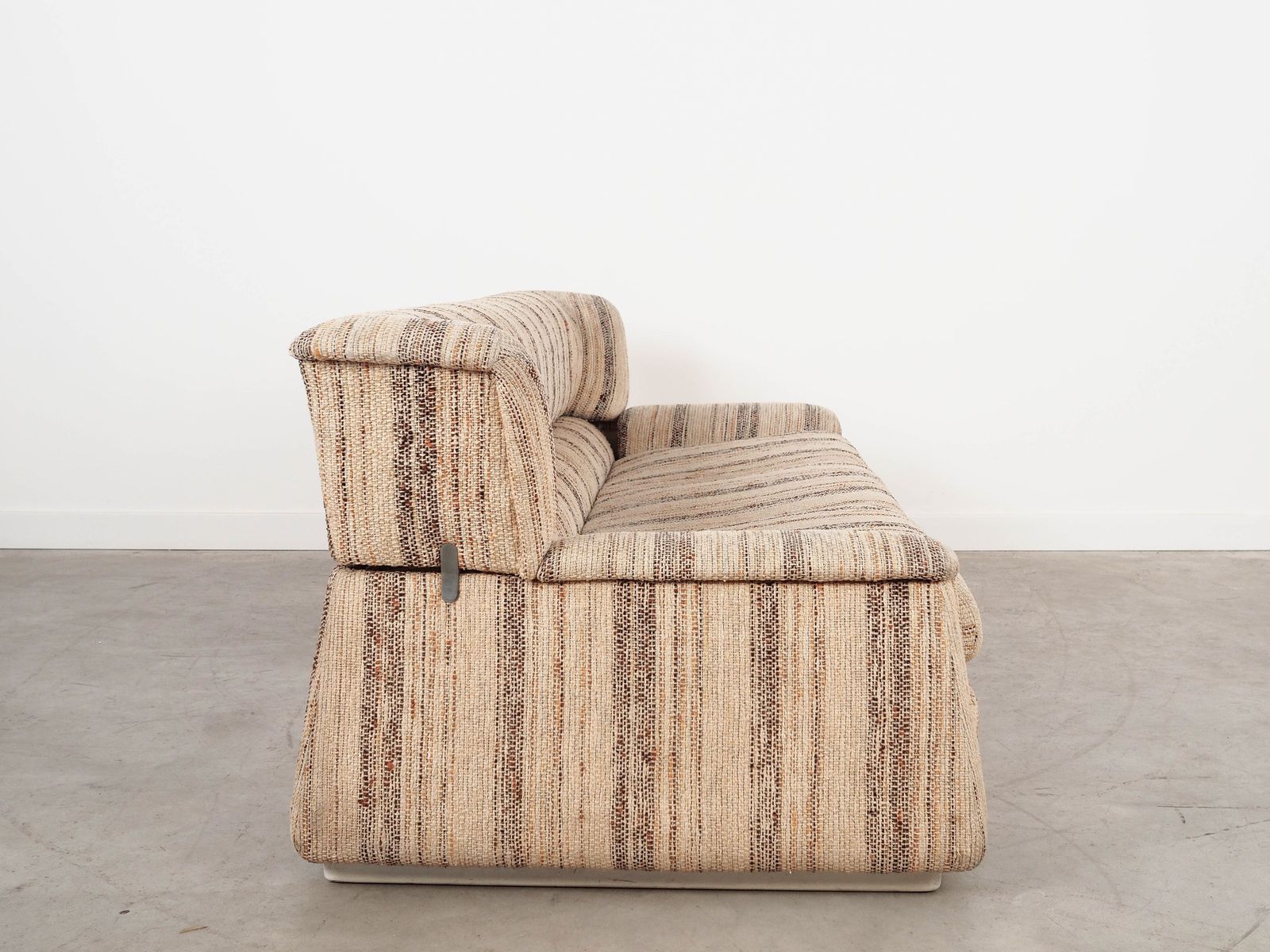 Three Seater Sofa, Italian Design, 1960s, Manufactured By Saporiti photo vinterior
