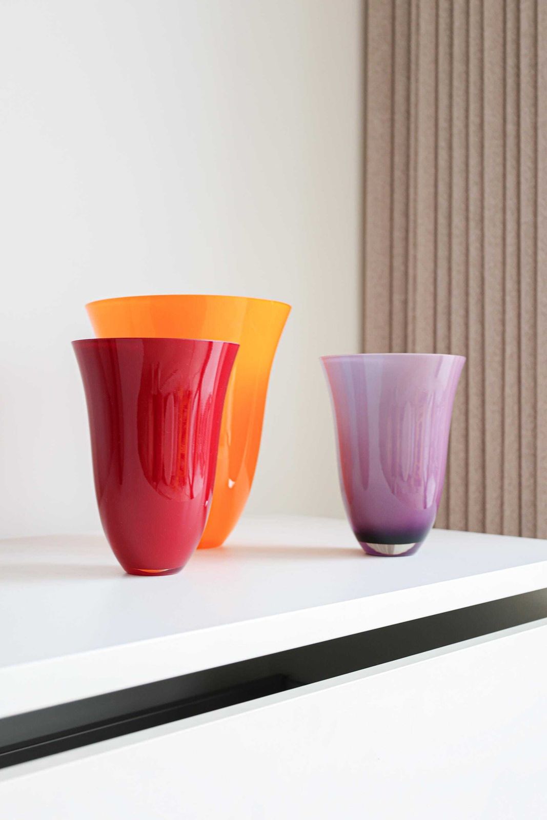 Carlo Nason, set van 3 kleurrijke vazen, jaren 1980/1990. photo furniture