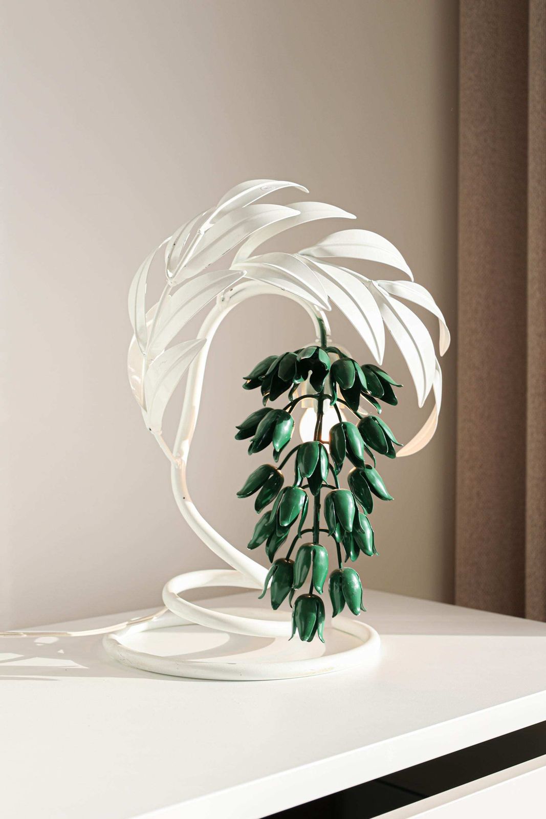 Lampe de table Wisteria vintage par Hans Kögl photo furniture