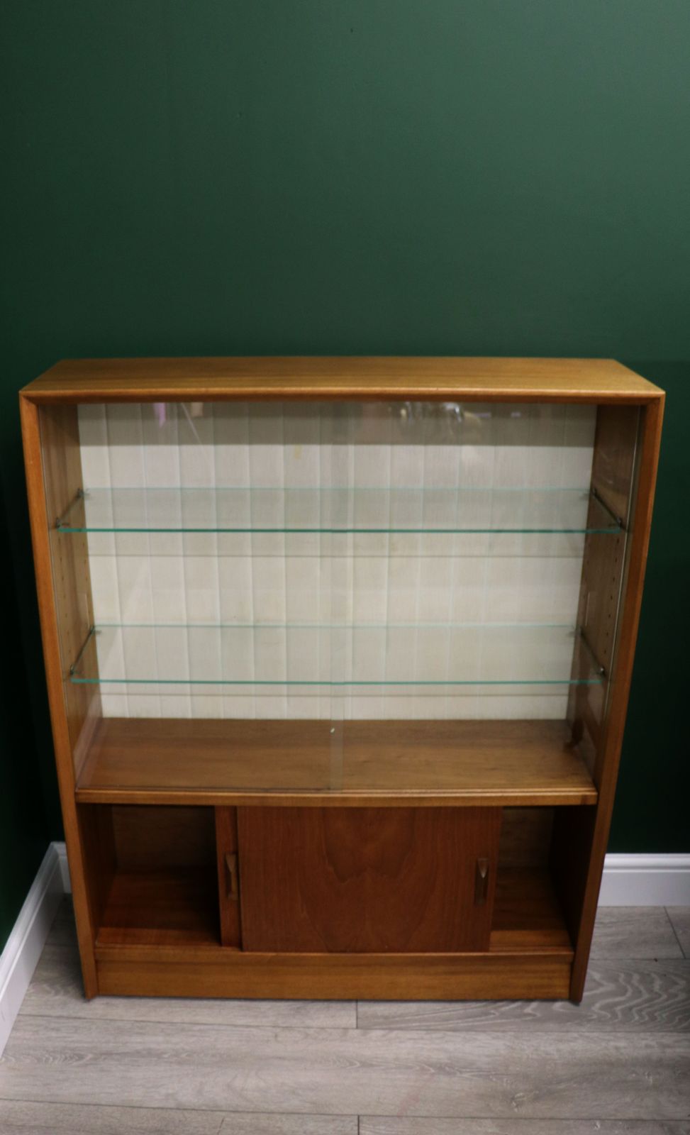 A Lovely & Very Usable Mid Century Bookcase Or Display Cabinet By The Renowned Maker Herbert Gibbs. photo 395.0