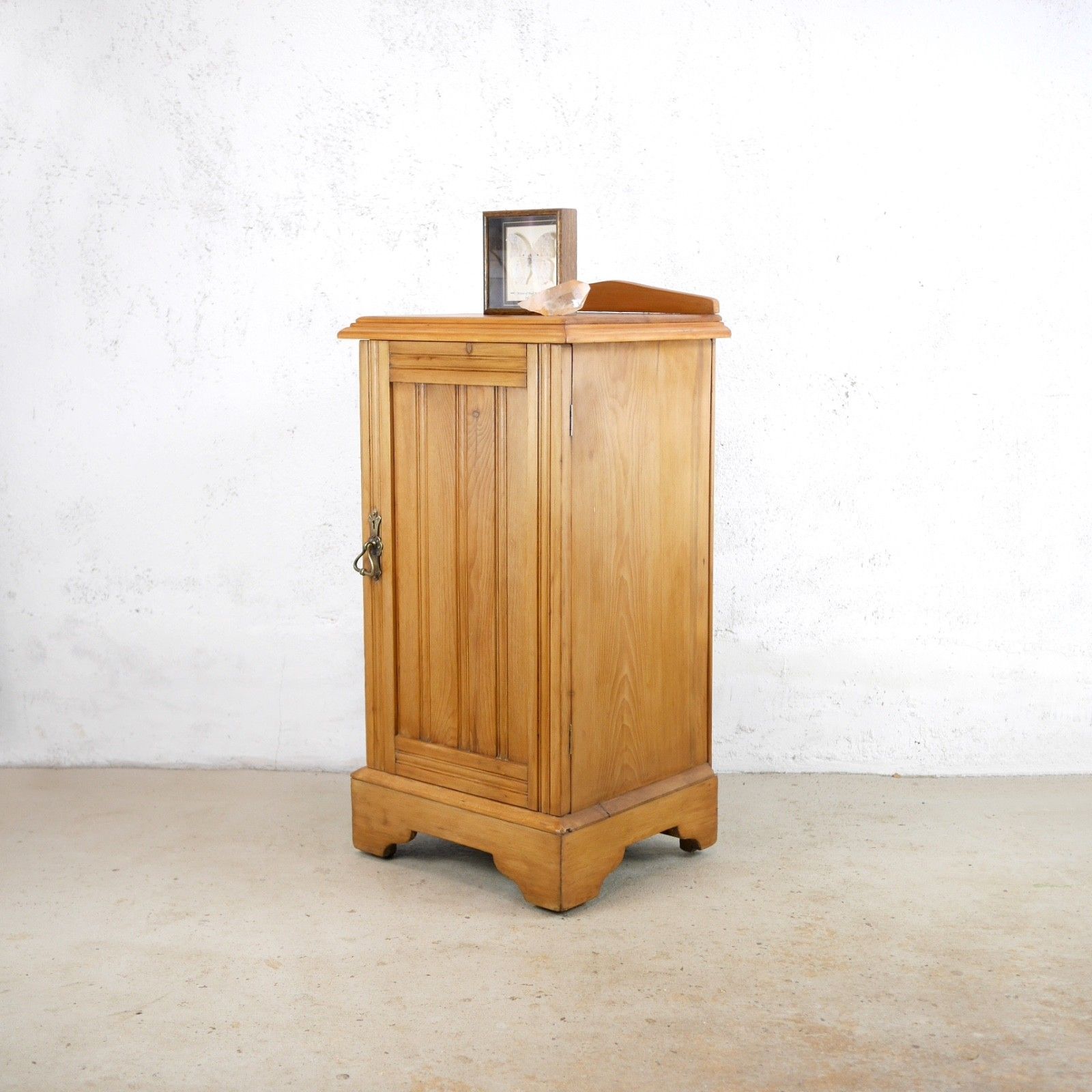 Antique Warm Satin Walnut Bedside Cabinet Pot Cupboard Nightstand Brass #103216 photo 230.0