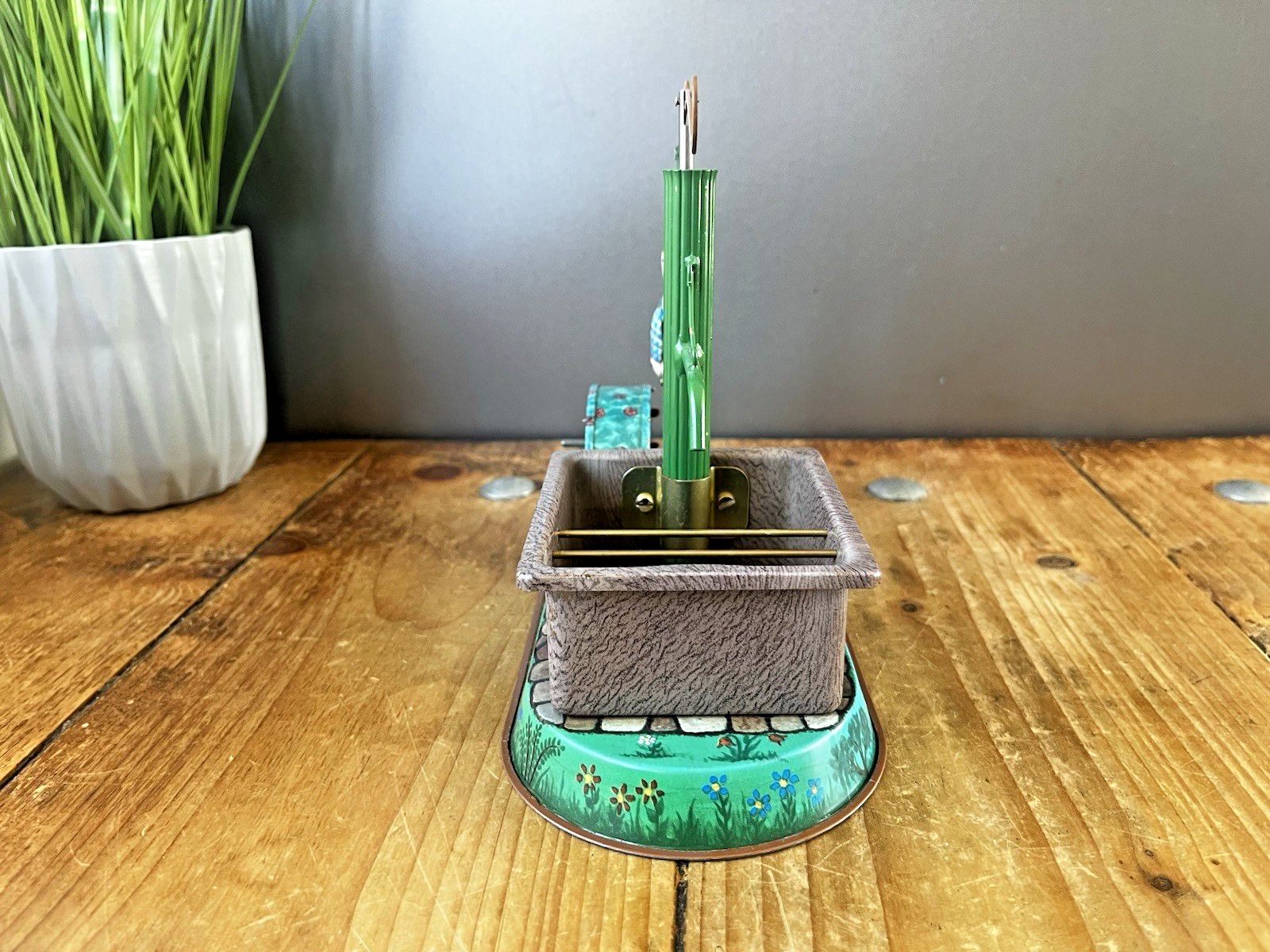 Vintage 1999 Jw Wagner Brunn Village Well Pump German Tinplate Tin Toy Box & Key photo 50.0