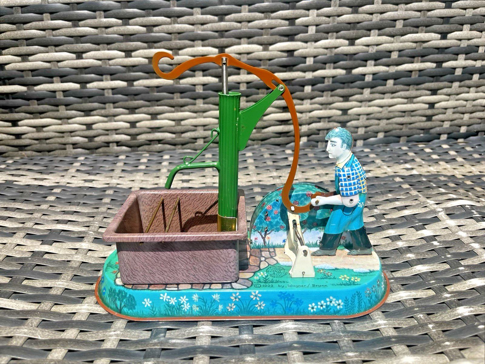 photo for sale Vintage 1999 Jw Wagner Brunn Village Well Pump German Tinplate Tin Toy Box & Key
